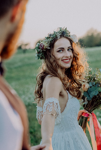 回眸一笑百媚生